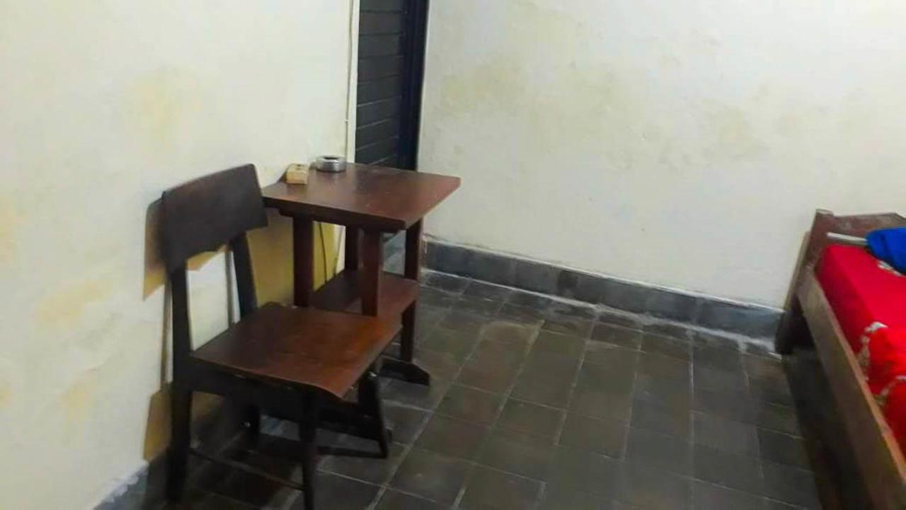 Losmen 2000 Tiga Yogyakarta Eksteriør billede